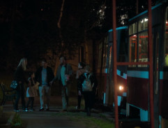 Na tramvajové zastávce