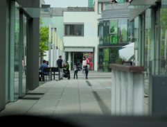 Lucie pozoruje rodinku