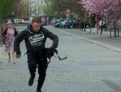 Jakub pronásleduje autobus