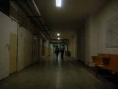 Chodba na policejní služebně