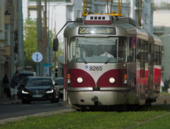 Projíždějící tramvaj