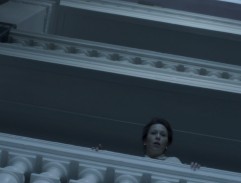 Rašínová na chodbě