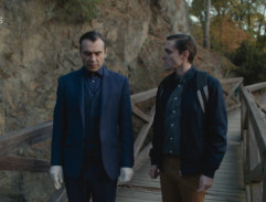 Na dřevěném můstku