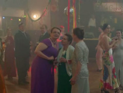 v spoločenskej sále