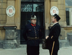 Před okresním úřadem