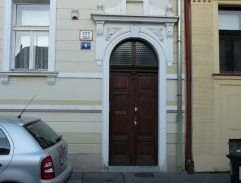 pred Pumplměho domom