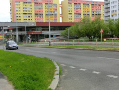 cesta na sídlisku