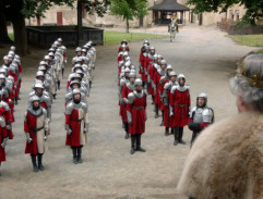 Na hradním nádvoří