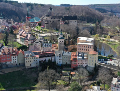 Město