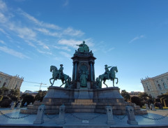 Pomník Marie Terezie