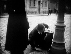 Úklid papírů do koše