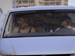 Luděk vystupuje z auta