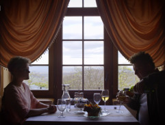 Eda a Dáša ve vinárně