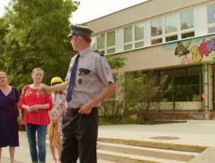 8. Komu sa nelení, tomu sa...