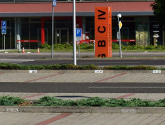 parkovisko pred nemocnicou