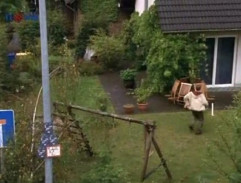 Jochen sa vkradol na dvor