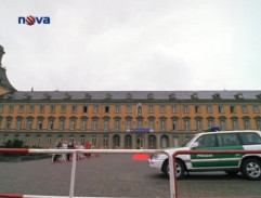 Hotte priváža mamu k múzeu