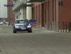 Andrea oznamuje smrť Dr. Wallbrechta