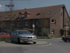 Semir naháňa Andreine požičané auto