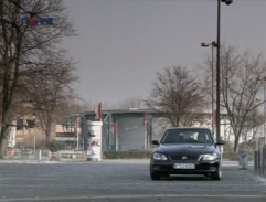 Šéfka parkuje pri nábreží