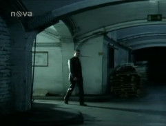 Chris v podzemí trhoviska