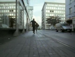 Chris naháňa Brandta