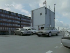 Bruhns na streche parkovacieho domu