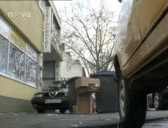 Polanski jazdí po chodníku