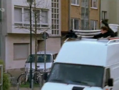 Chris na streche dodávky