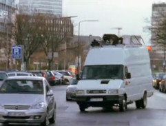 Dodávka s Chrisom na streche