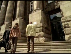 Melanie ide do banky