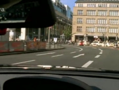 Semir sleduje taxík