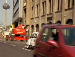 Semir zaliezol do auta