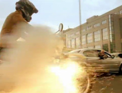 Streľba na Bena na motorke