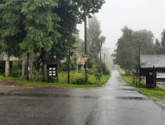 Přijíždějí k dráze