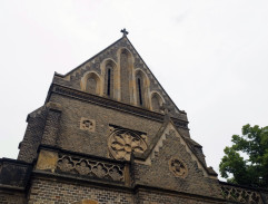 Průčelí kostela