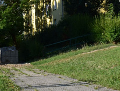 Tina telefonuje Kvetane