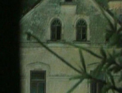 Planina dům vpravo při příchodu příslušníku PP 1 NB