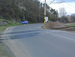 Na železničním přejezdu