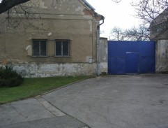 Pazderková se běží převléknout