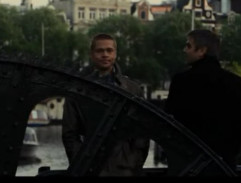 Dannyho a Rastyho dialog v ulicích Amsterdamu