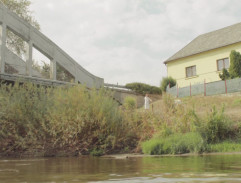 Draha pouští kočárek