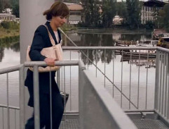 Prodejkyně Runway kosmetiky