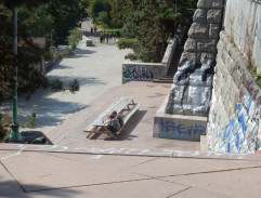 Ten svetr si nesvlíkej