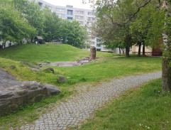 Na dětském hřišti