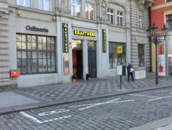 Obchod s hudebními nástroji