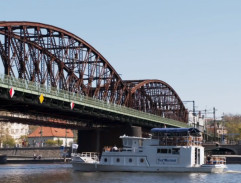 Železniční most přes Vltavu