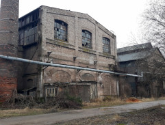 Opuštěná továrna