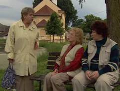 lavička pri rybníku