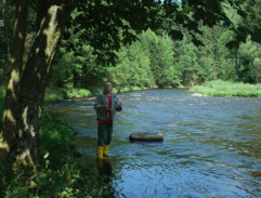 Vlasta Nováček rybaří